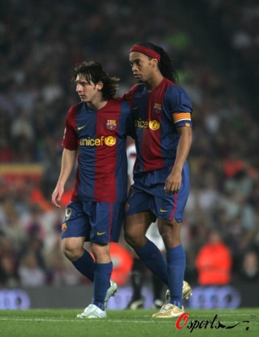 NBA流量王出炉！东契奇断层第一，库里力压詹姆斯，湖人三巨头入选前十（NBA热度榜公布：东契奇遥遥领先，库里压过詹姆斯，湖人三巨头跻身前十）