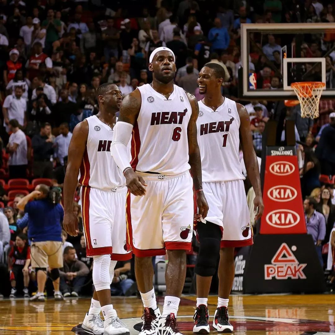 歧视成都的杜康酒主播系试用期，河南足协人士称成都球迷先骂人（杜康酒涉歧视成都主播为试用期员工，河南足协人士称成都球迷先开骂）