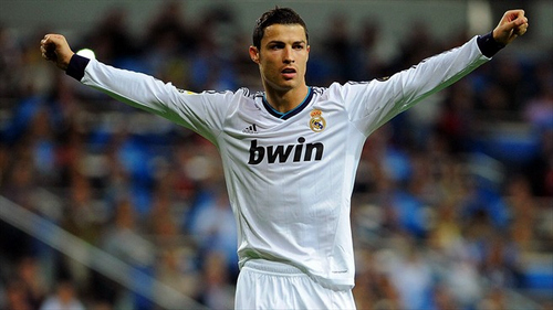 念念有词！贺希宁反击一条龙打进漂亮拉杆上篮 抱怨判罚吃T（嘴上不停！贺希宁快攻一条龙上演精彩拉杆上篮 因抱怨判罚吃到技术犯规）