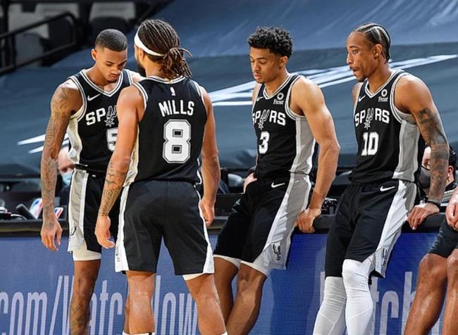 西亚卡姆：当我们不再接受失败时才能摆脱困境 没人会为我们难过（西亚卡姆：拒绝失败才能走出低谷，没人会同情我们）