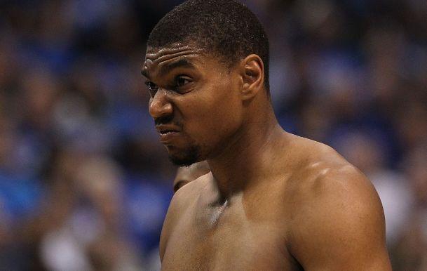 这是谁叫的暂停？福建暂停回来浙江前场换紧逼 福建发球违例失误（暂停归来风云突变：浙江前场紧逼，福建发球违例成失误）