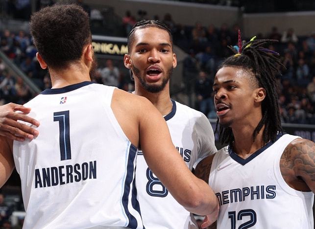 2025年铜梁龙主场场均观众超1.5万人，间接拉动消费约11亿元（2025年铜梁龙主场场均上座超1.5万，间接带动消费约11亿元）