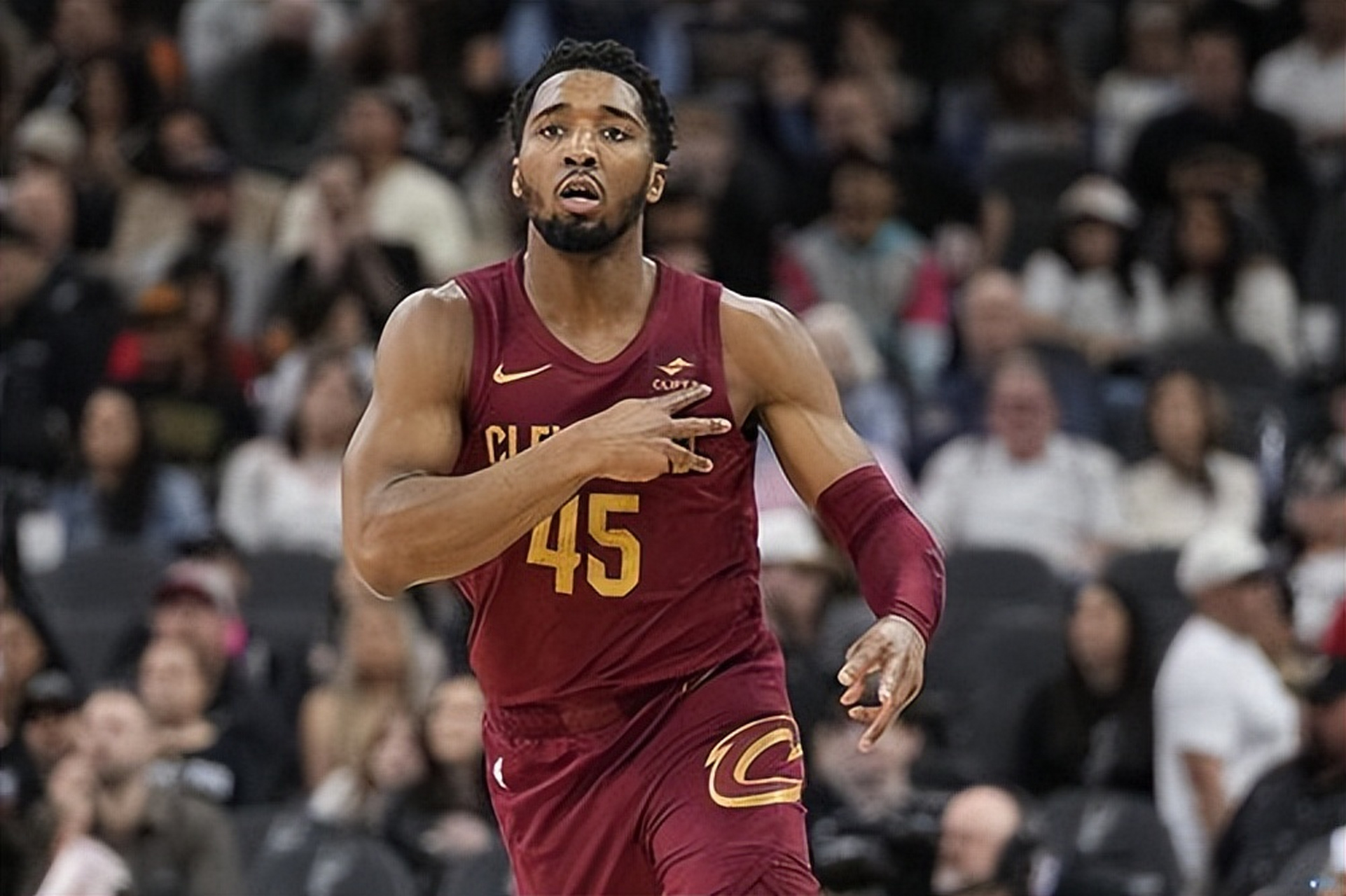 詹姆斯赛后向卡斯尔赠送签名球衣：年轻的国王，继续加油（詹姆斯赛后把签名球衣送给卡斯尔：年轻王者，继续加油）