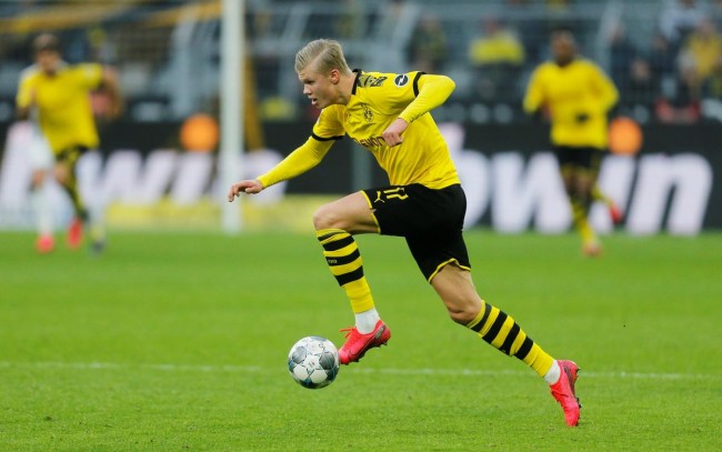 每体记者：弗里克计划让球员训练至周三，之后给他们放三天假（每体：弗里克将训练安排至周三，随后给球员放三天假）