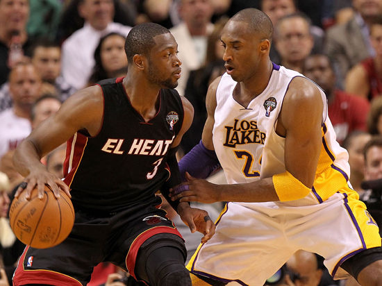 达尼洛同时斩获两座欧冠&解放者杯冠军，为历史首人（达尼洛创纪录：史上首人同时加冕欧冠与解放者杯）