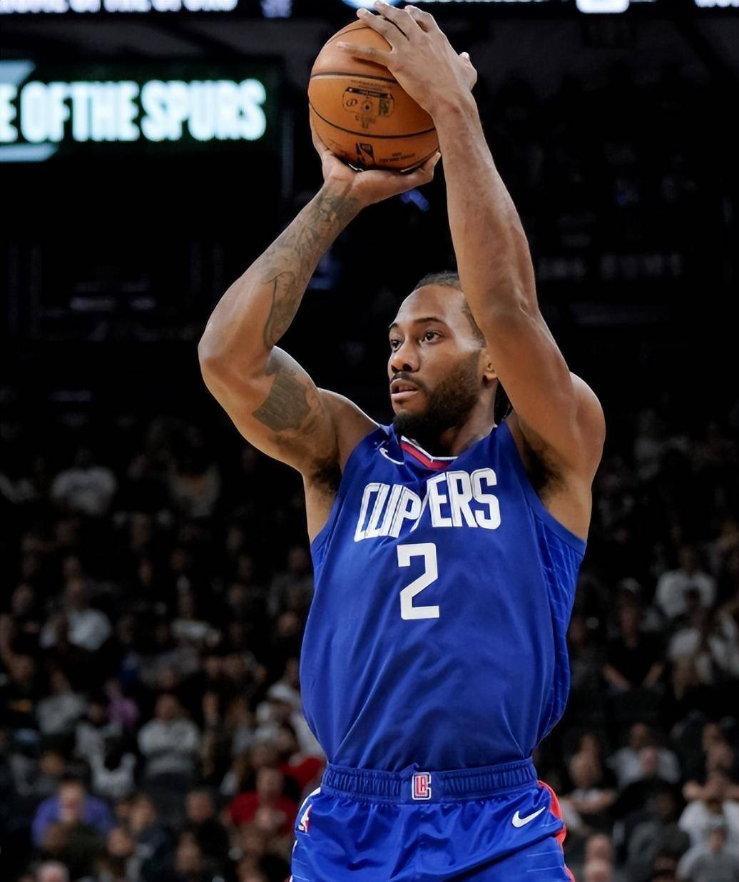 律师张冰质疑经纪人金畅无证还挣浙江上千万，后者回应：满嘴胡言（张冰律师质疑经纪人金畅无资质在浙获利逾千万元，金畅回应：纯属胡说）