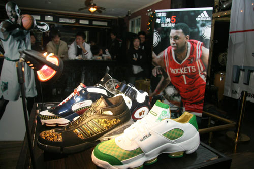 携手共进，共筑上海辉煌（齐心并进，共创上海辉煌）