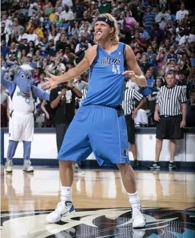 CBA：浙江男篮强势取胜 稳居积分榜前列（CBA：浙江男篮再下一城，稳坐积分榜前列）