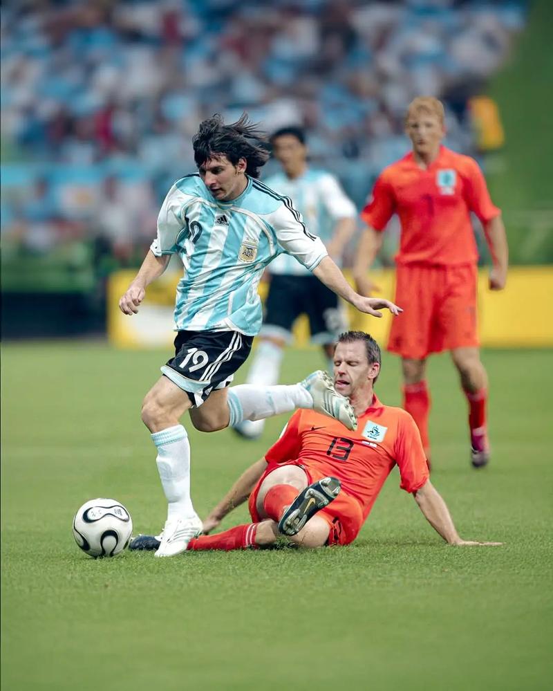 英媒：维萨伤愈有望迎来纽卡首秀，为促成加盟放弃老东家奖金（英媒：维萨伤愈或将上演纽卡首秀，为加盟主动放弃前东家奖金）