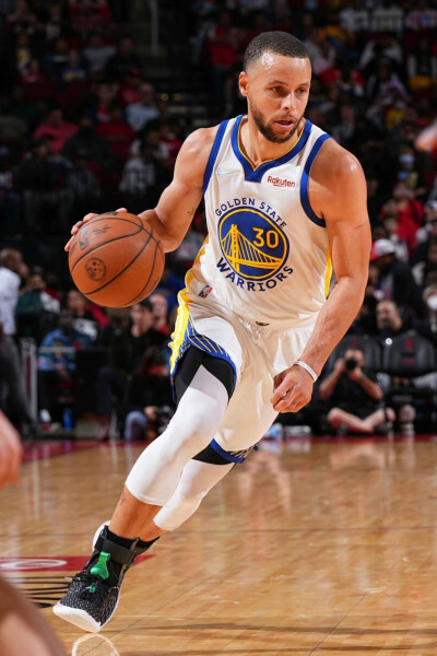 终于等到你！32岁老将为火箭队首秀！13分钟0分1犯规，他仍需适应（久等了！32岁老将上演火箭首秀，出战13分钟0分1犯仍需适应）