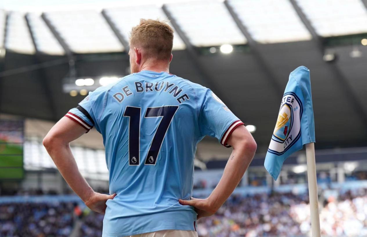 曹法尔：我为西汉姆踢球5年，却只换来了30秒的不续约通知（曹法尔：为西汉姆效力五年，获知不续约仅用30秒）