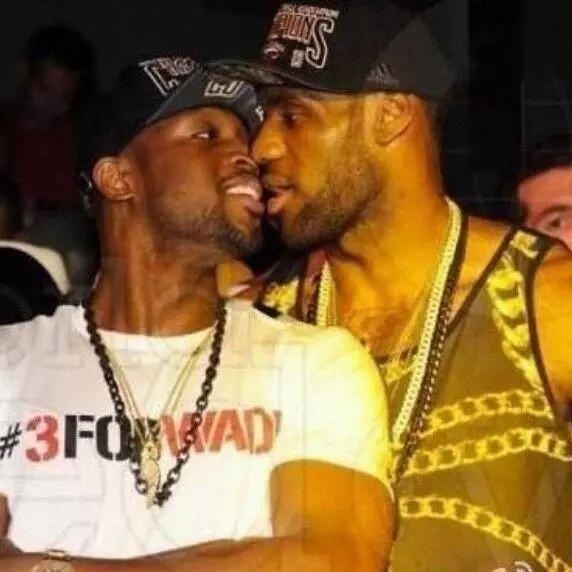 德国杯半场：曼赞比造点格里弗建功，弗赖堡1-0达姆施塔特（德国杯半场战报：曼赞比造点助格里弗破门，弗赖堡暂1-0领先达姆施塔特）