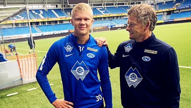 今晚战卫冕冠军！媒体人晒上海主帅卢伟与洛夫顿交流（今夜对阵卫冕冠军！媒体人分享上海主帅卢伟与洛夫顿互动）